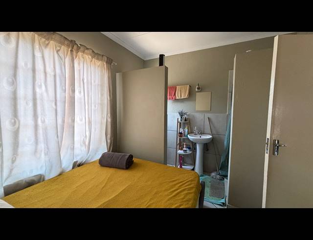 2 BEDROOM APARTMENT TO LET IN WEST ACRES